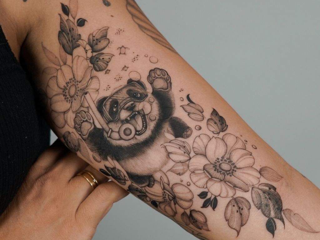 Panda fineline – Tattoo von Artefact Tattoo