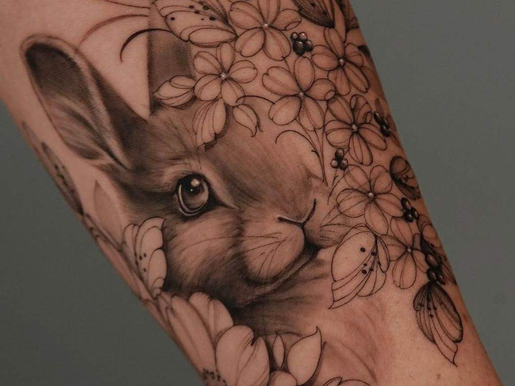 Rabbit Fineline – Tattoo von Artefact Tattoo