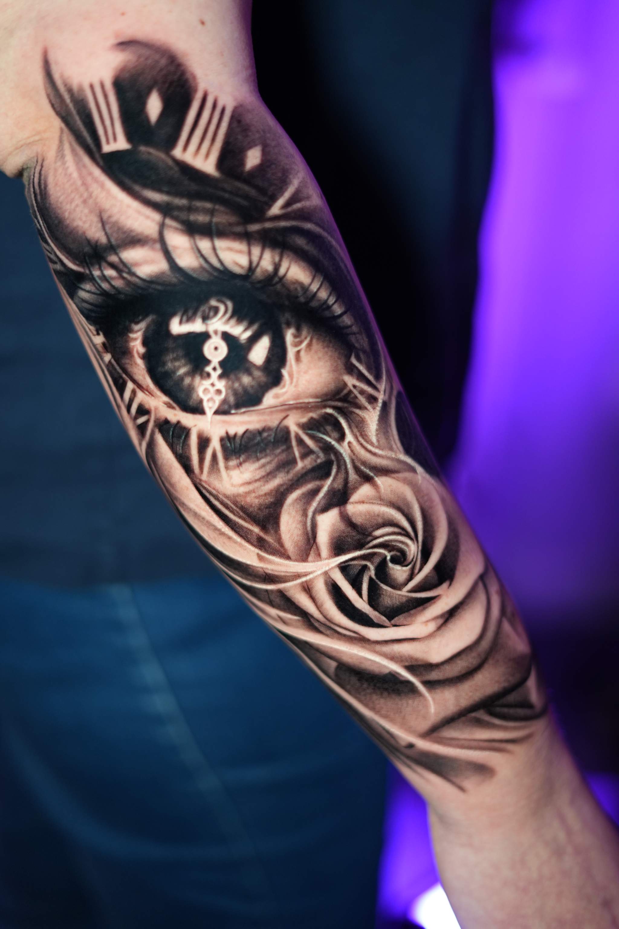 Roses + eyes