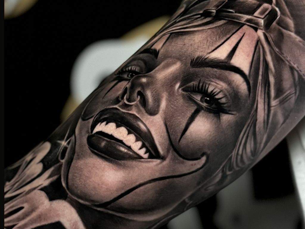 Girl Face – Tattoo von Artefact Tattoo