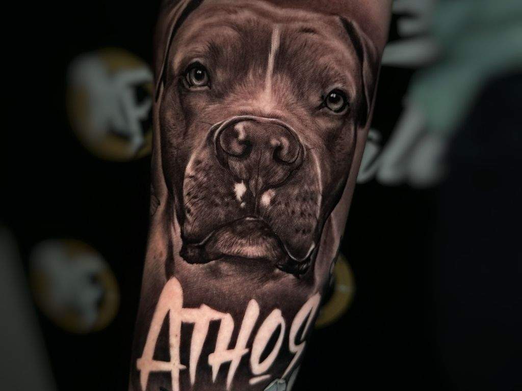 Athos – Tattoo von Artefact Tattoo